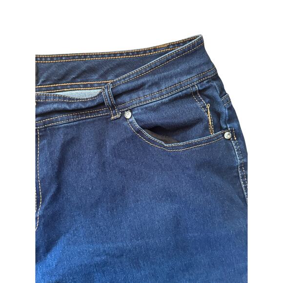 Cato Women's Plus Size Dark Wash Jeans 20W, Classic Fit Stretch Denim - Picture 6 of 9